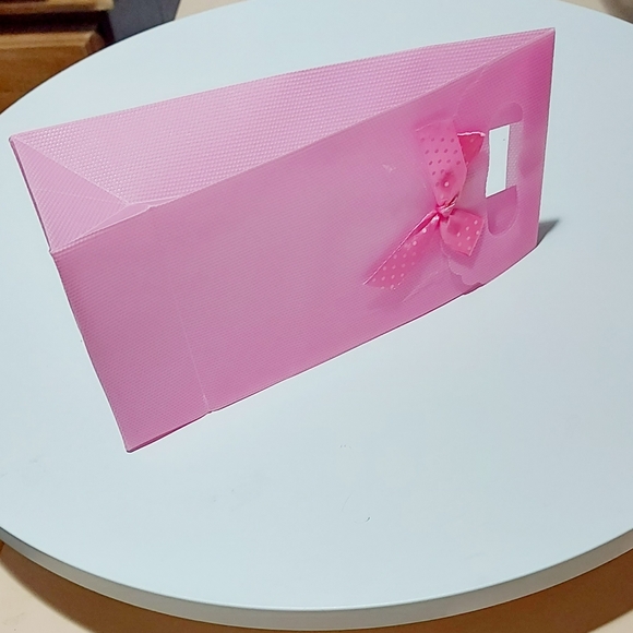 18 NEW Gift Bags,  7.75” x 4” x 2.75” - Picture 2 of 5